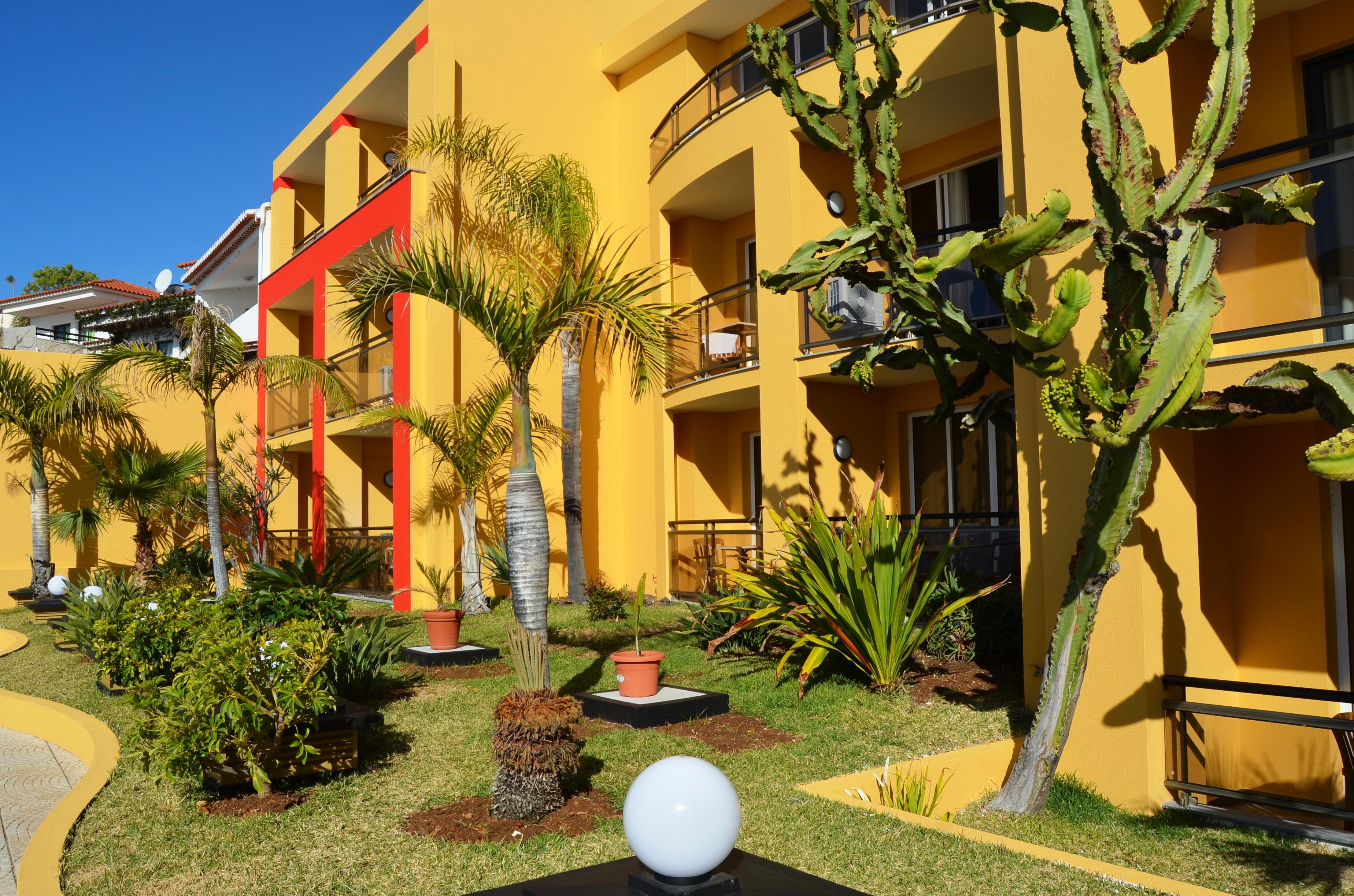 Hotel Cais Da Oliveira Canico  Exterior photo