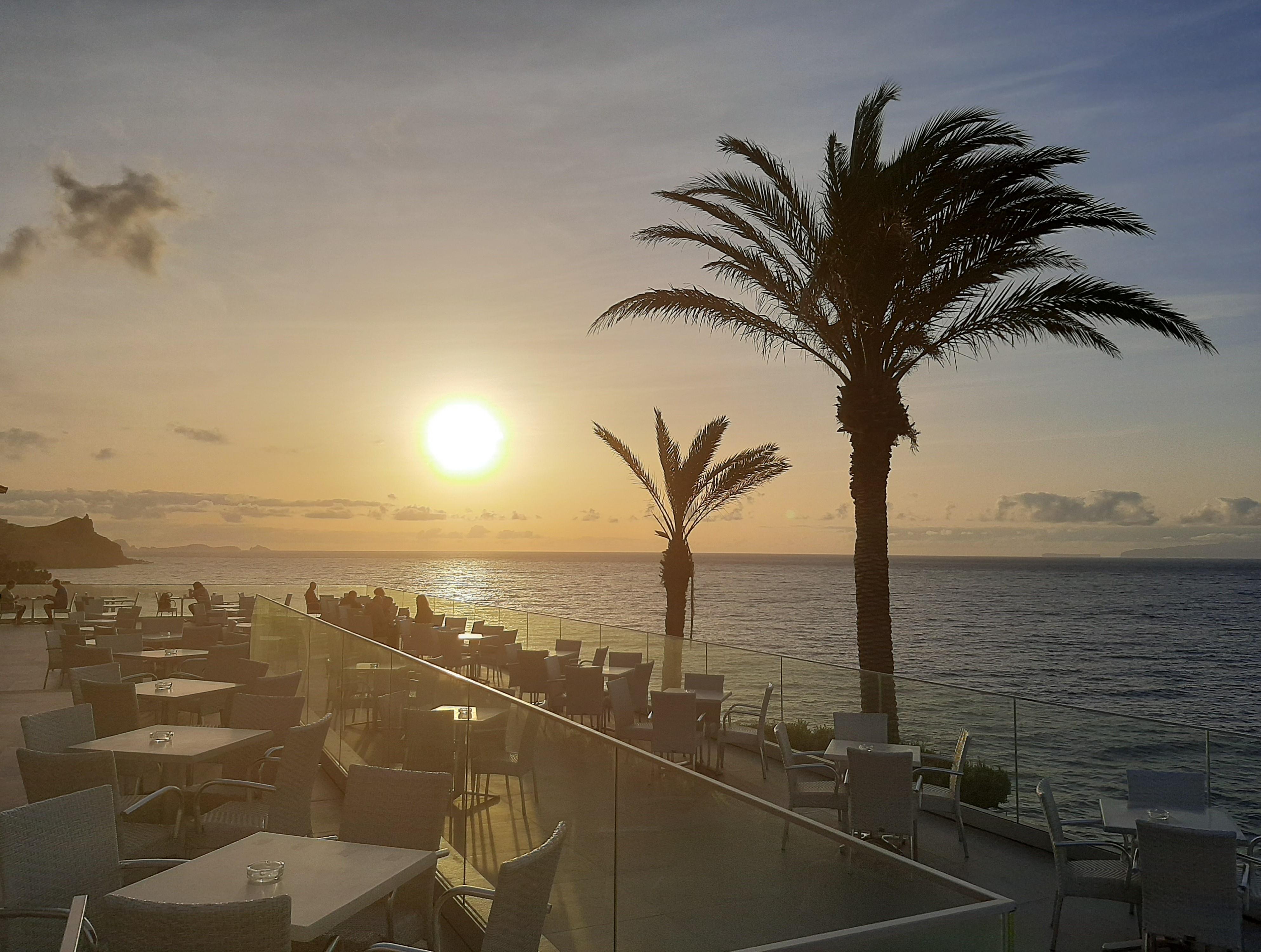 Hotel Cais Da Oliveira Canico  Exterior photo
